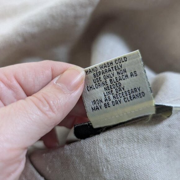 Uniform Petites John Paul Richard 100% Linen with Flower accent Women's SP - Picture 6 of 6